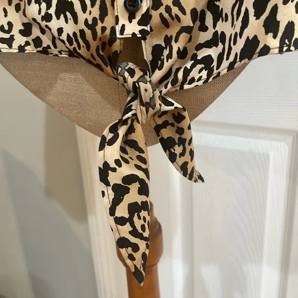 Chicos blouse leopard cheetah animal print no iron Tie front button size 1 M 8 - Picture 3 of 12
